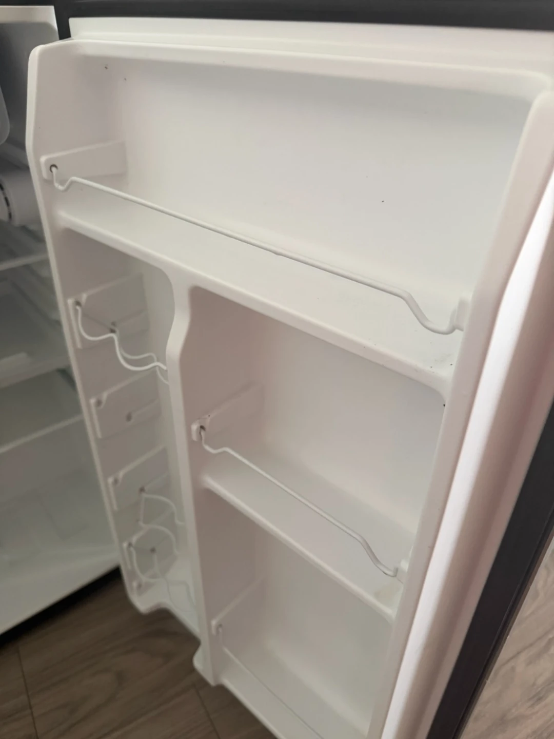 Whirlpool Compact Refrigerator - photo 3
