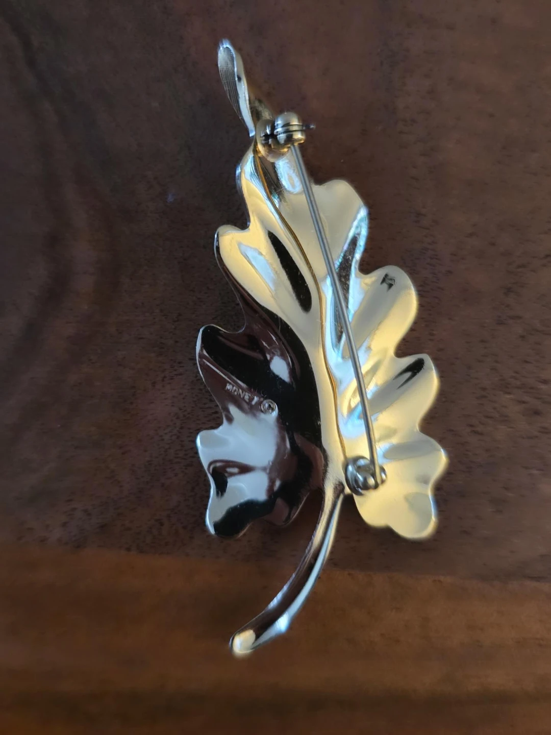 Monet Gold Tone Leaf Brooch - photo 2