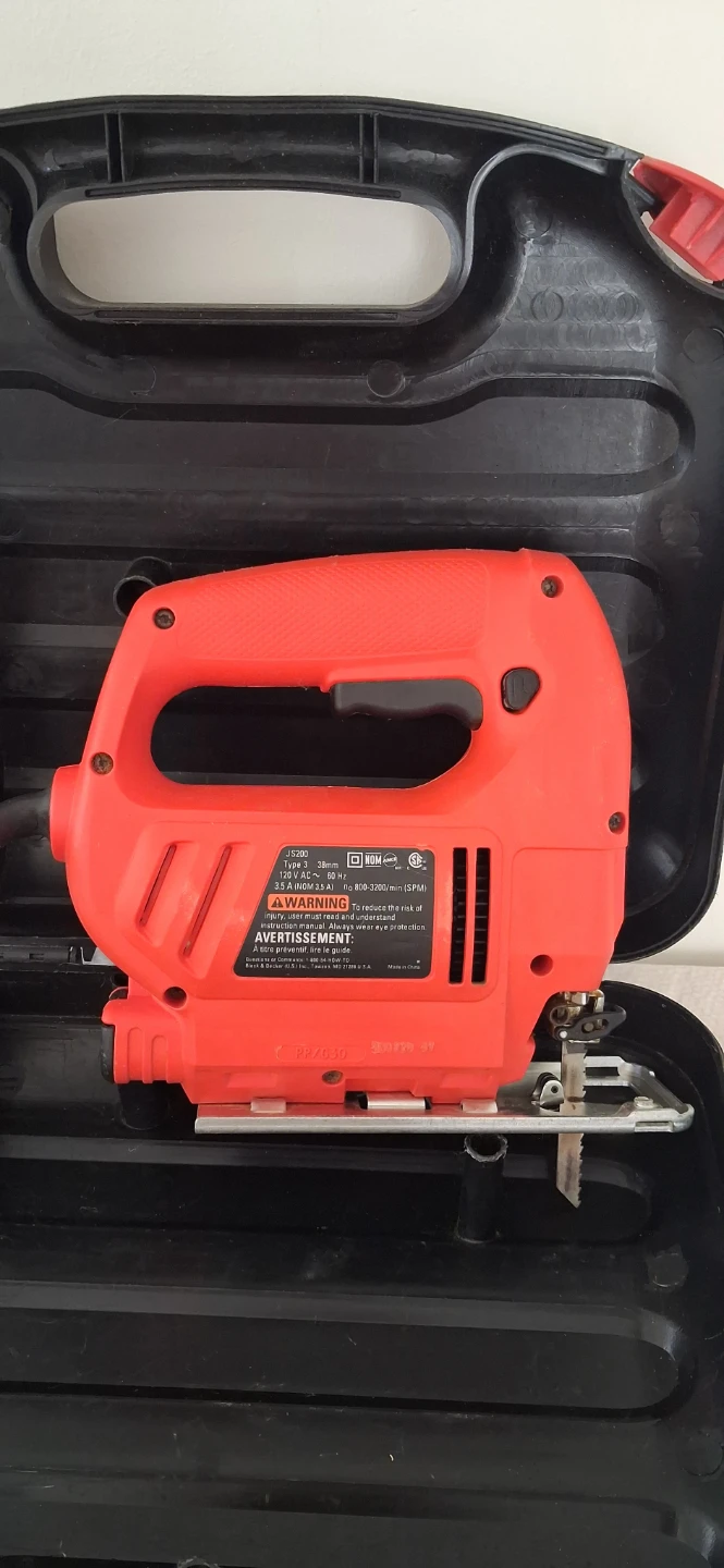 Black & Decker JS200 Variable Speed Jigsaw - photo 4