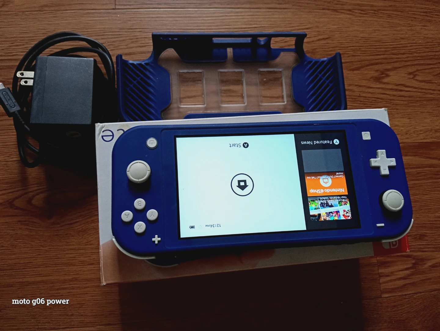 Nintendo switch Lite, slightly used with casing - photo 2