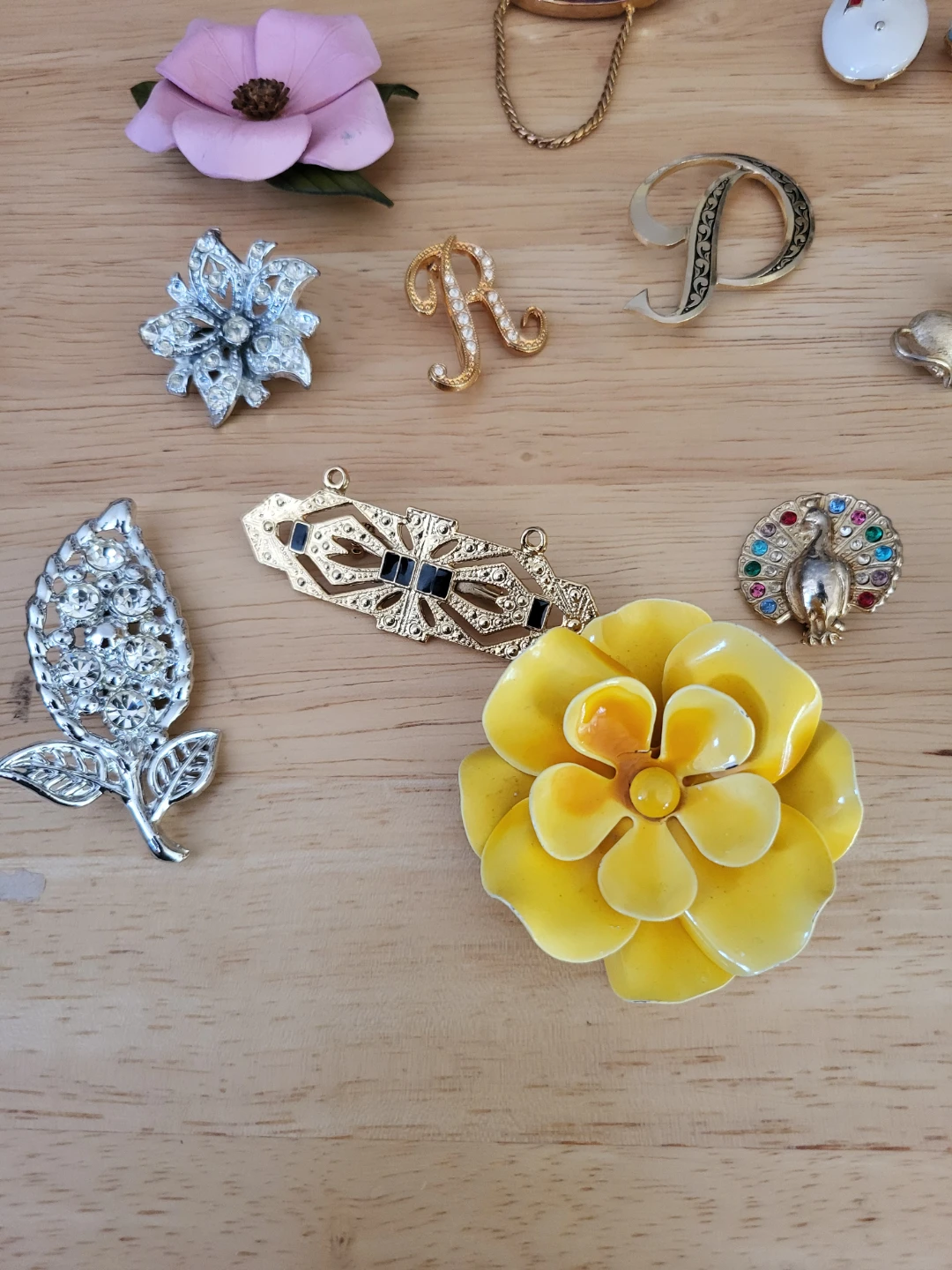 Assorted Vintage Brooches - photo 5