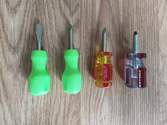 Stubby Screwdrivers