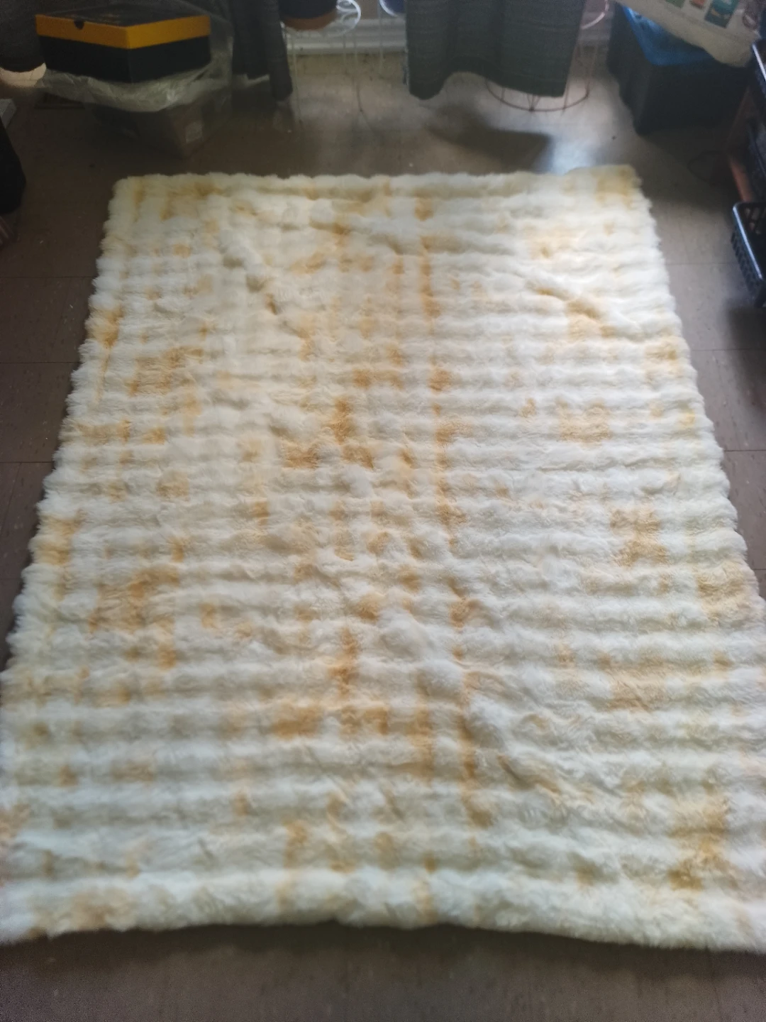 Cream and Yellow Faux Fur Throw Blanket - photo 4