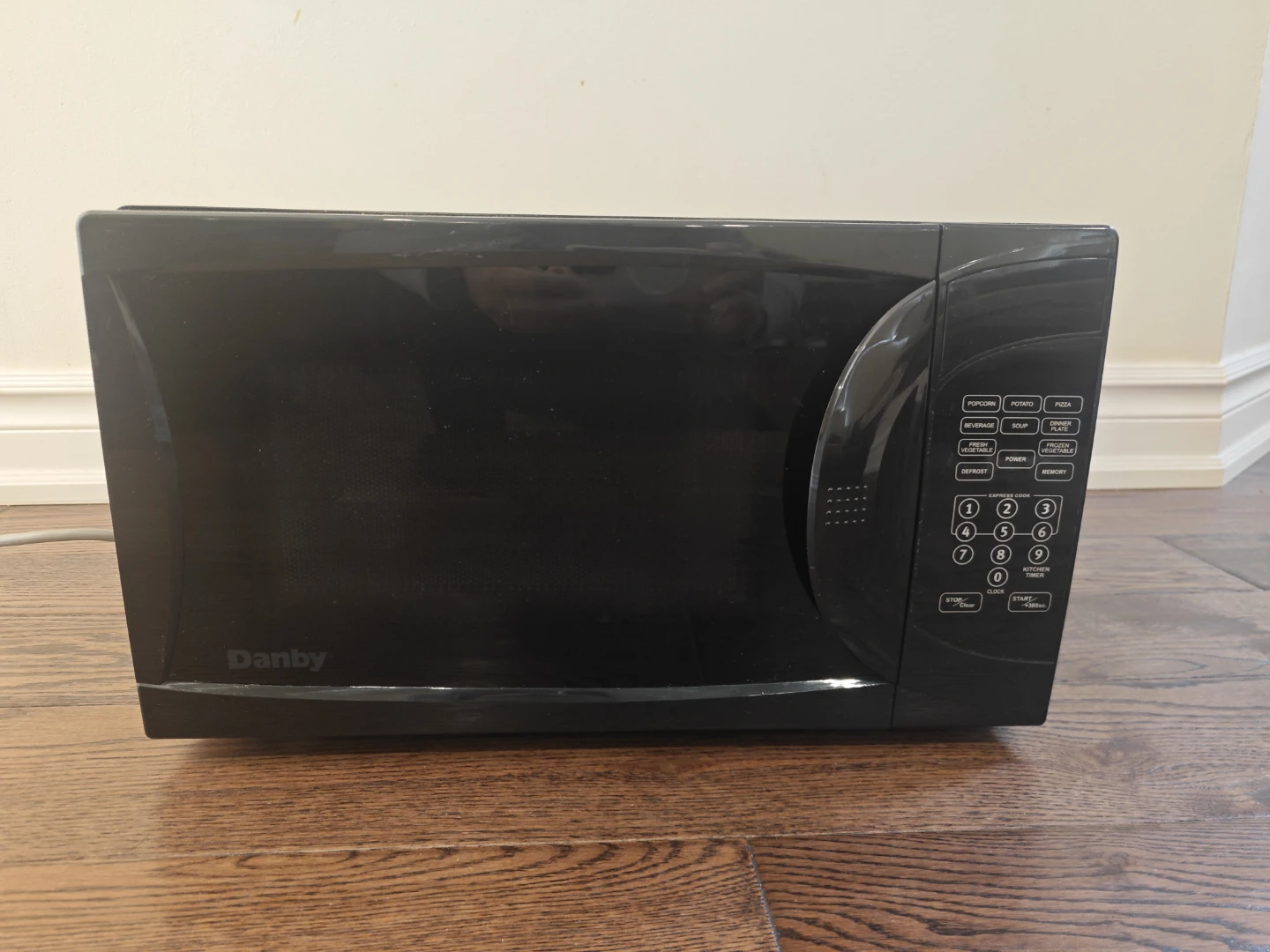 Danby DMW608BL Microwave - photo 3