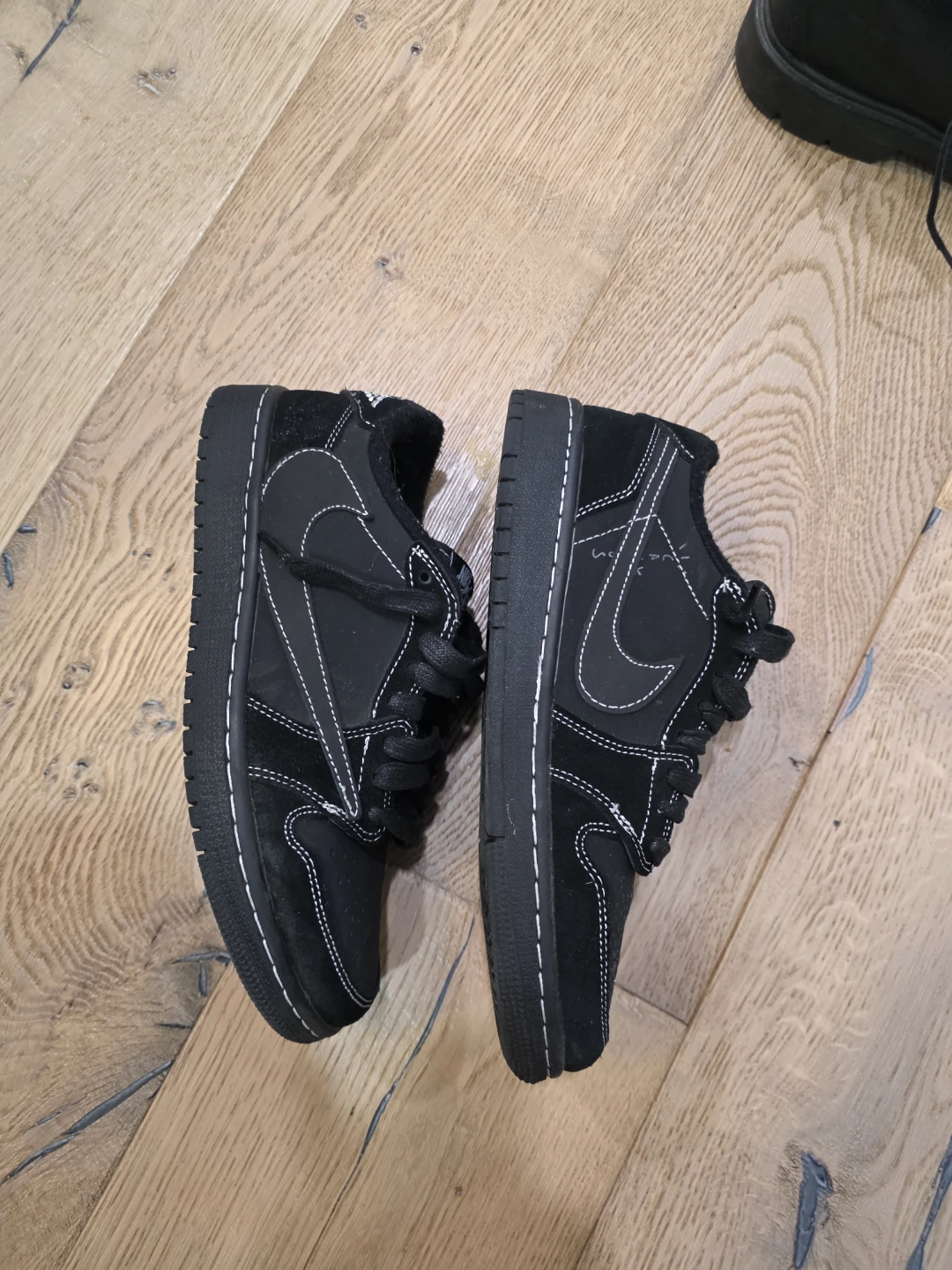 Nike Air Jordan Low Sneakers