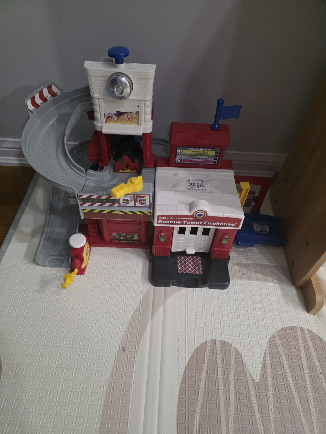 VTech Go! Go! Smart Wheels Rescue Tower Firehouse - photo 4