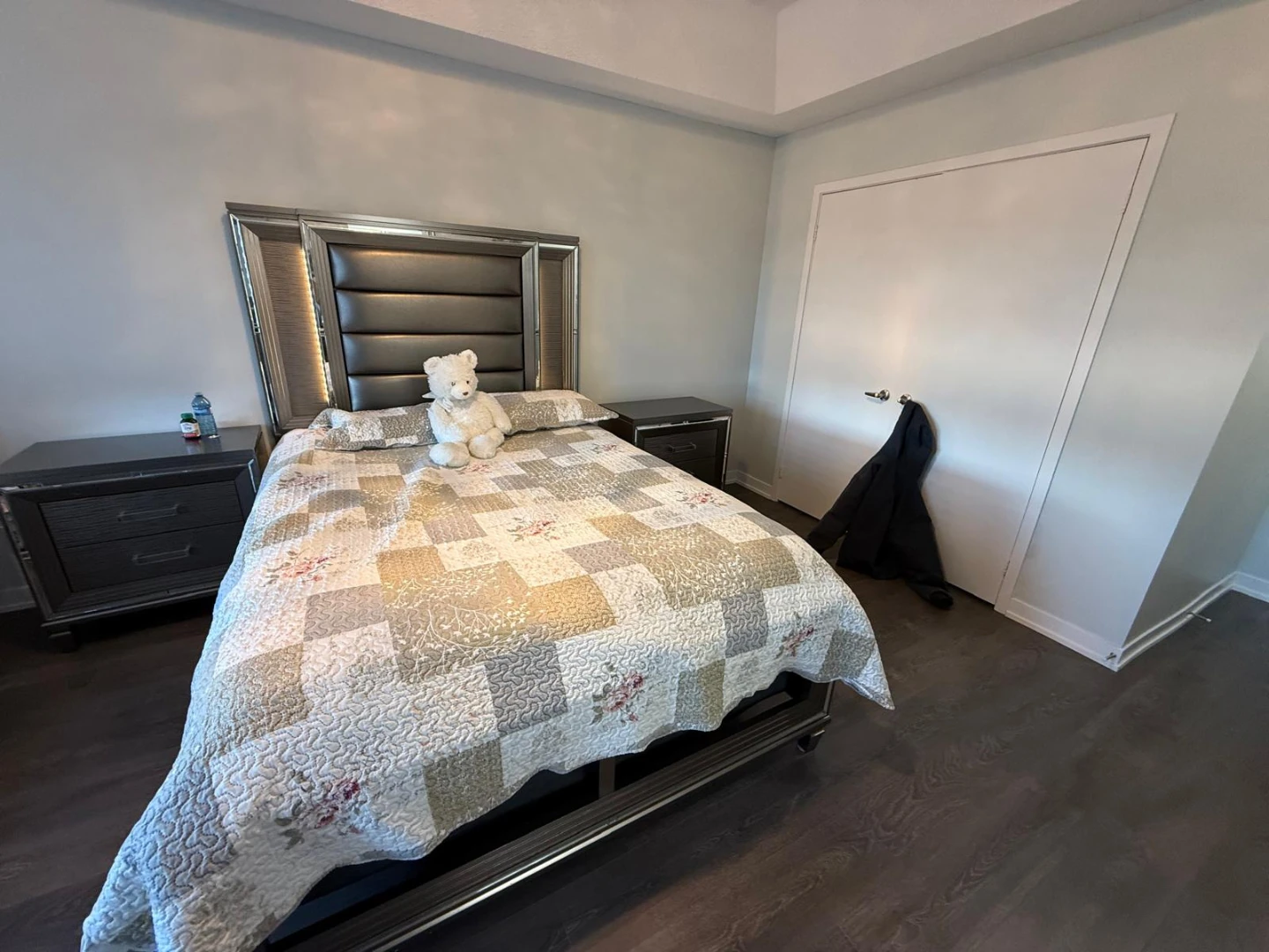 Modern Bedroom Furniture Set - photo 4
