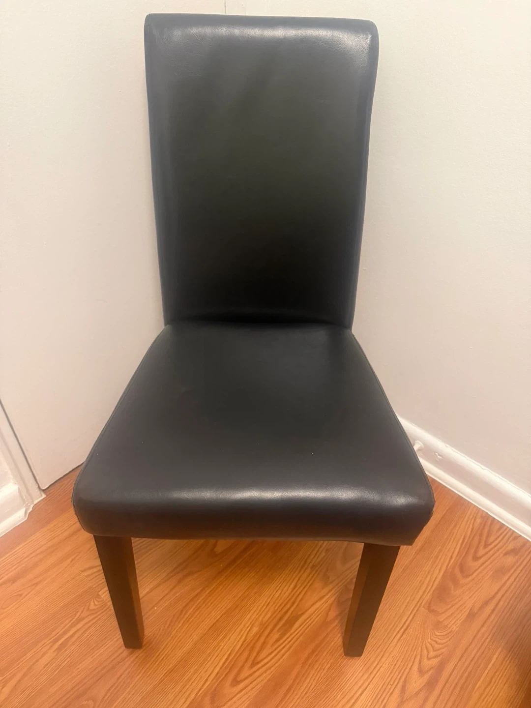 Free Almsot new Dining Table w 4 leather Chairs Dlivery availabe - photo 3