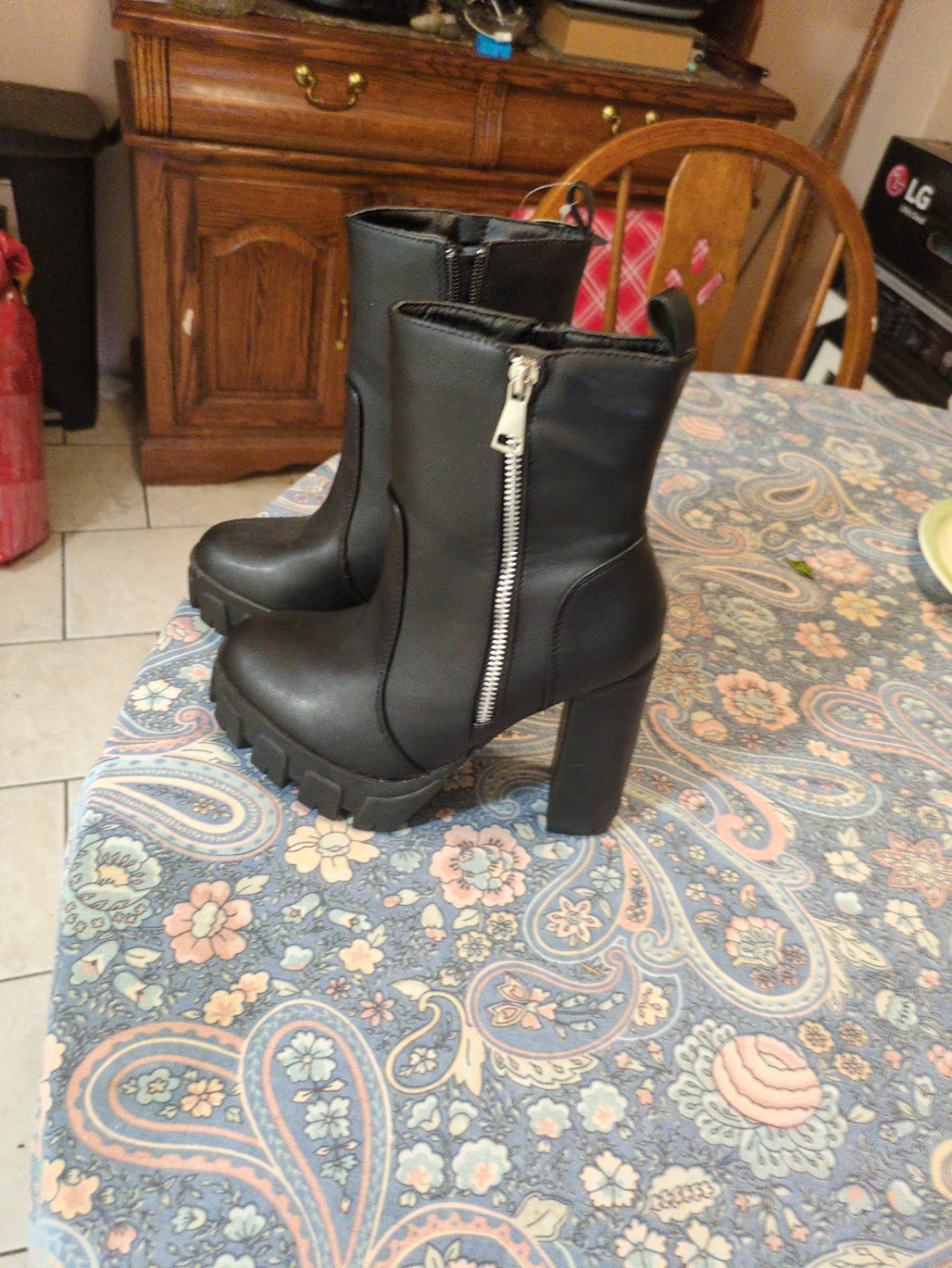 Black Block Heel Ankle Boots Size 6 - photo 3