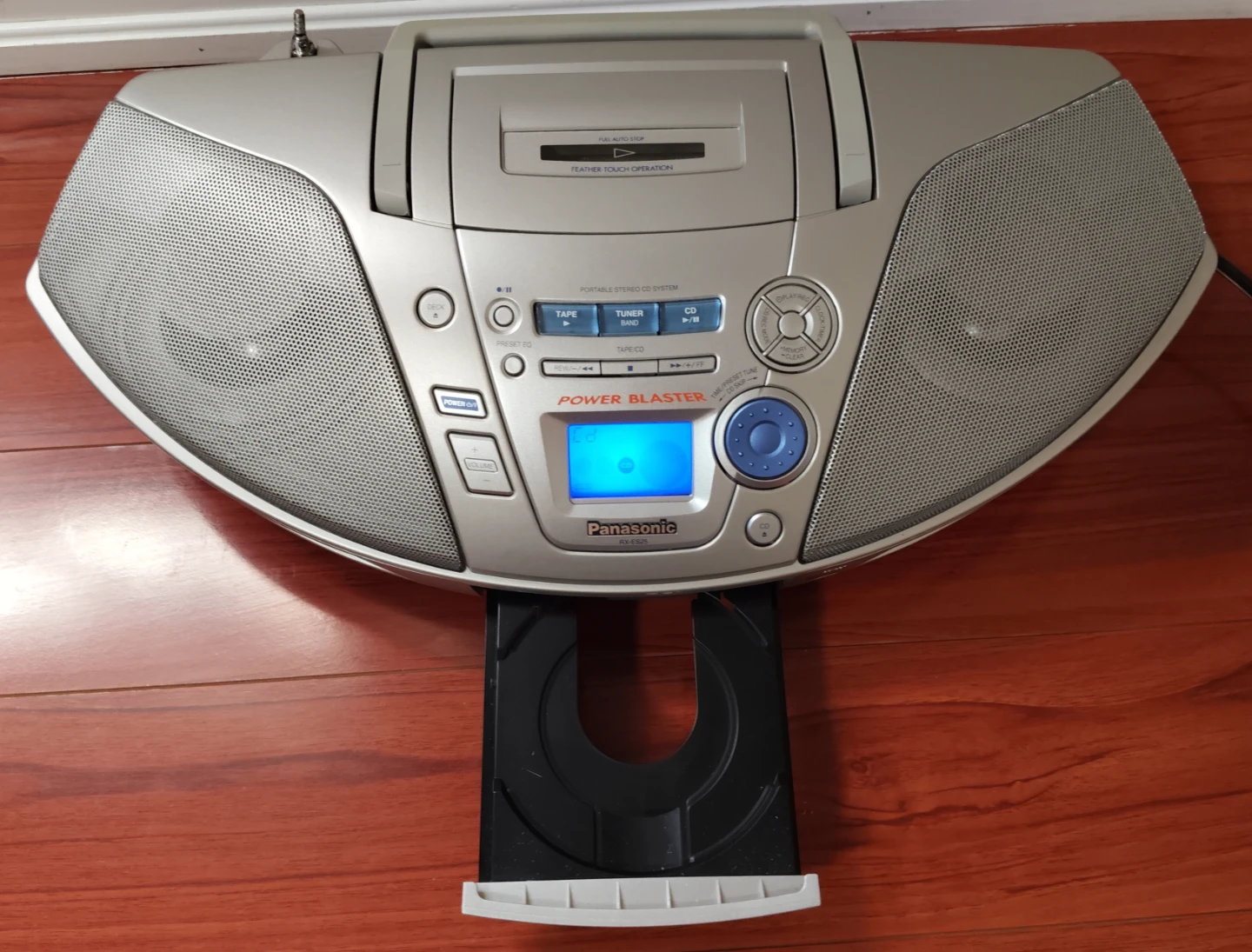 Panasonic Power Blaster Portable Stereo System RX-ES25 - photo 3