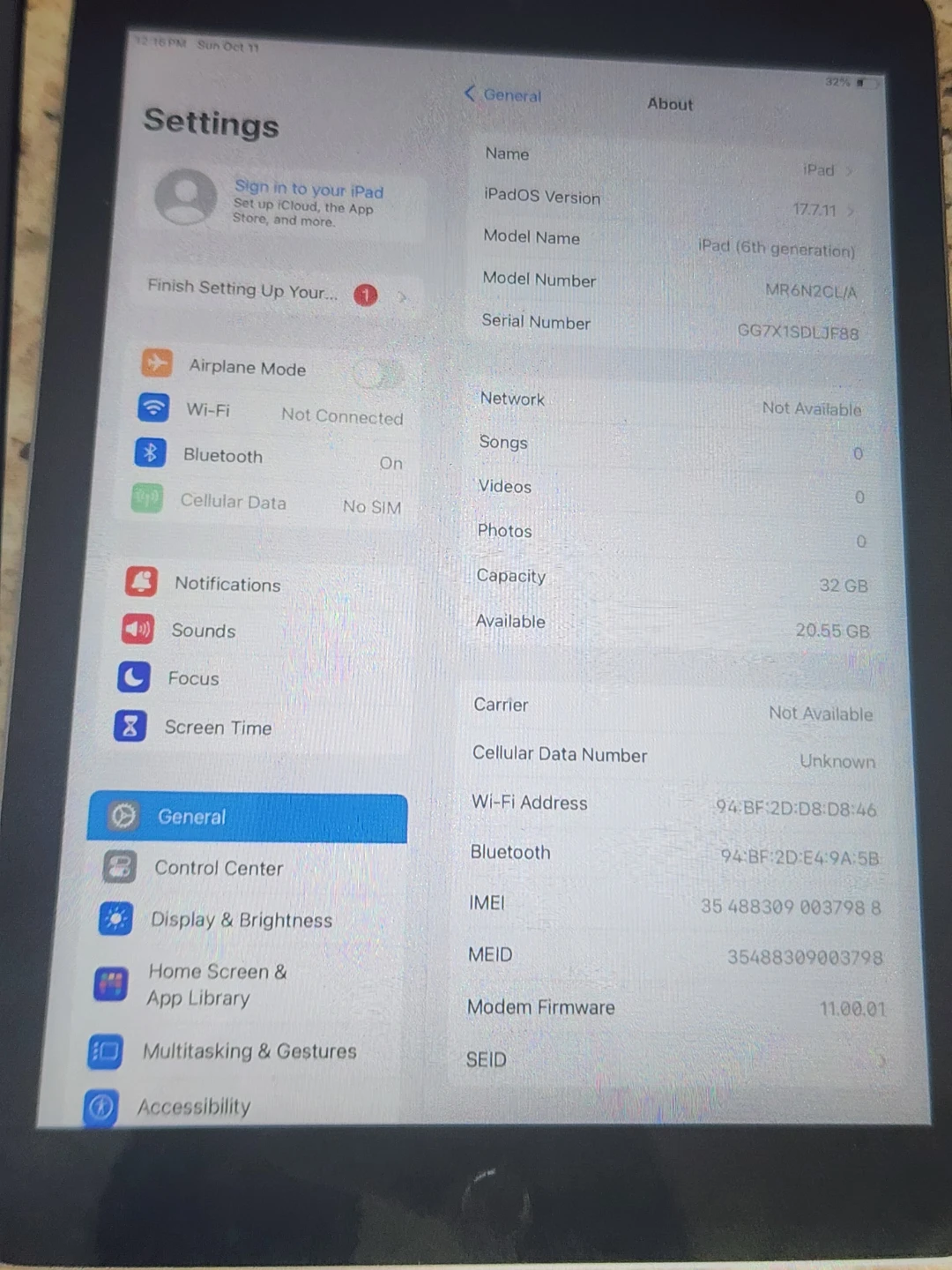 Apple iPad 6th Generation 32GB cellular - photo 2