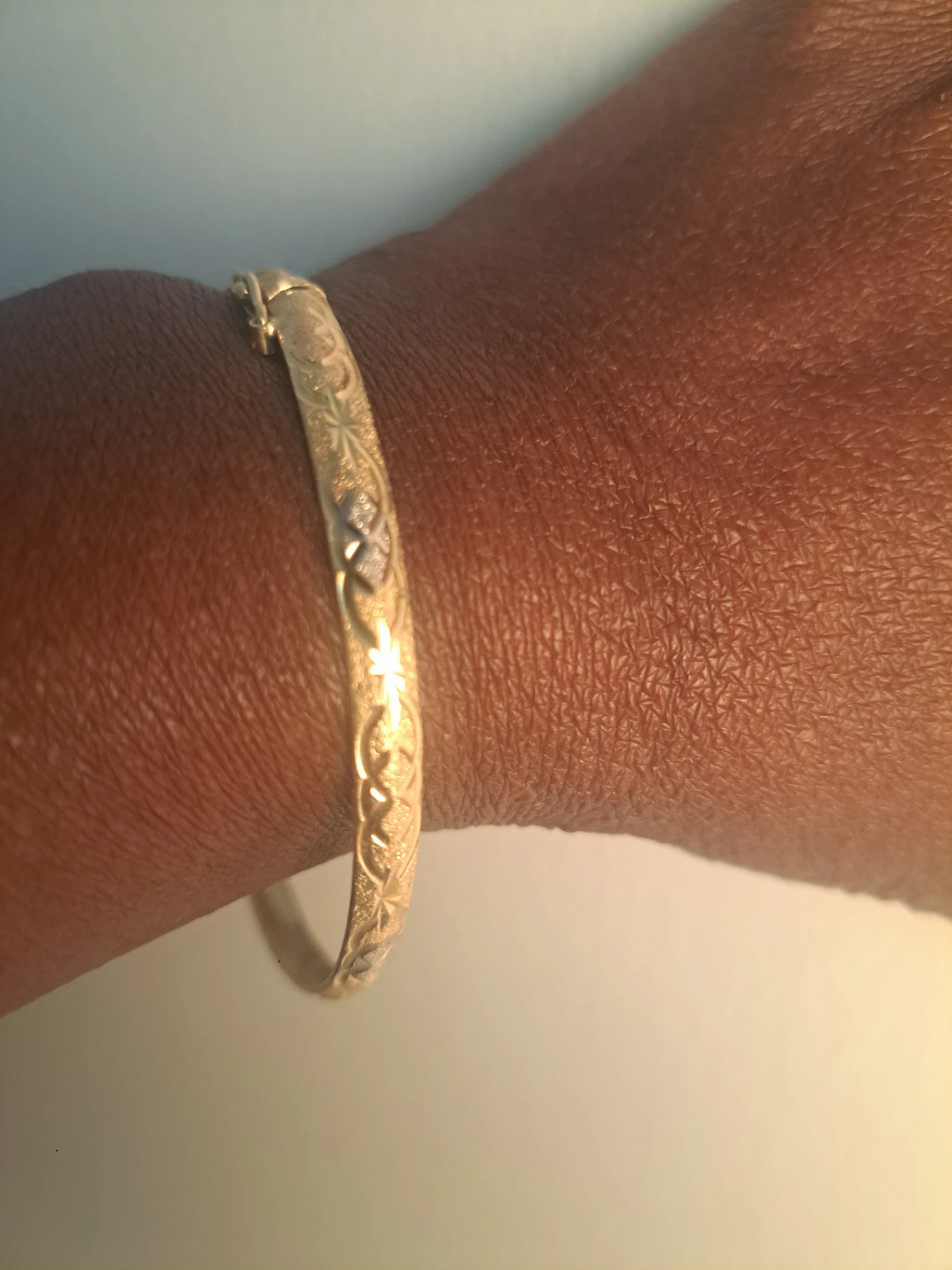 10k Gold Engraved Hinge Bangle Bracelet