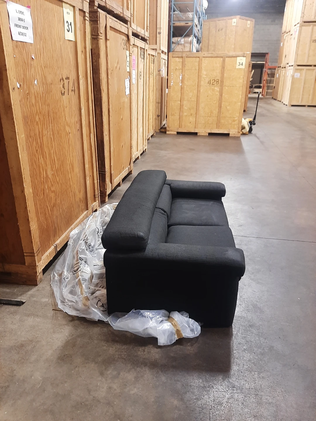 Black two-seater couch - photo 4