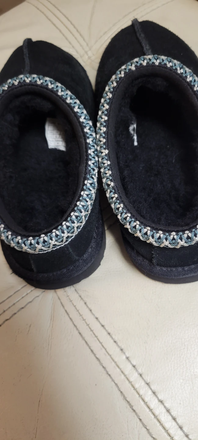 Ugg Black Suede Slippers kids size 13 like new - photo 2