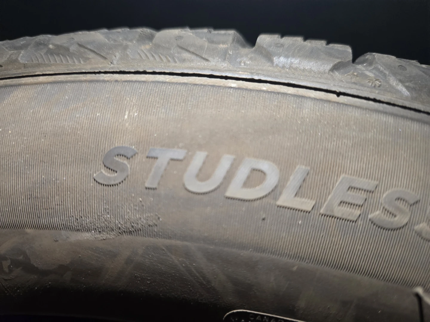 Michelin X-Ice Snow SUV Tires 275/50R22