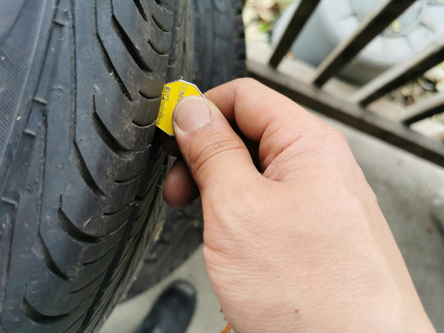 Continental Contact 235/45 R19 Tire (1)