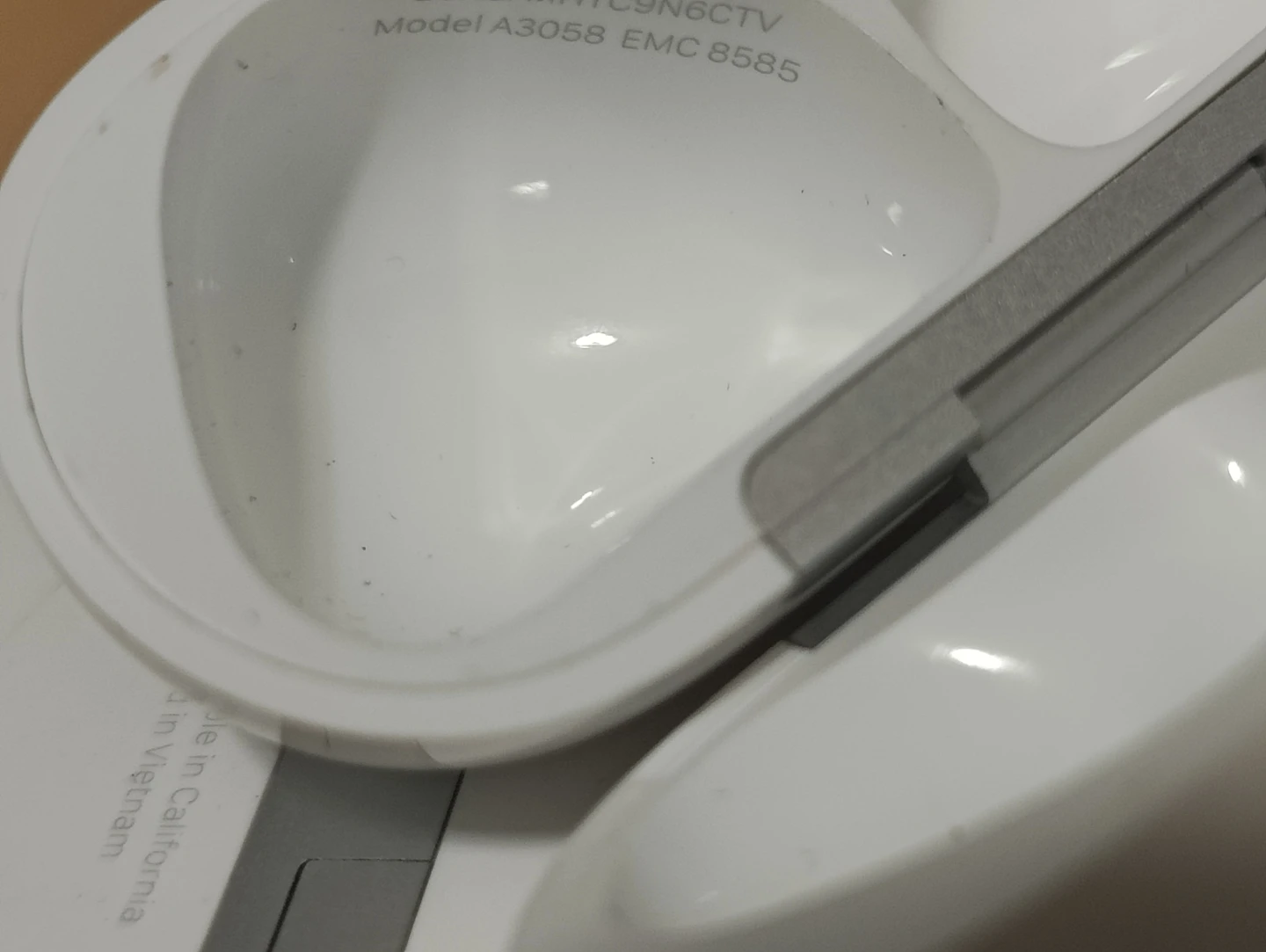 Apple AirPods 4th Gen (Standard Version- Non ANC) CHARGING CASE - photo 2
