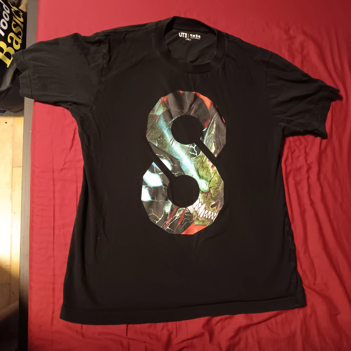 Uniqlo UT Kaiju No. 8 T-Shirt Small