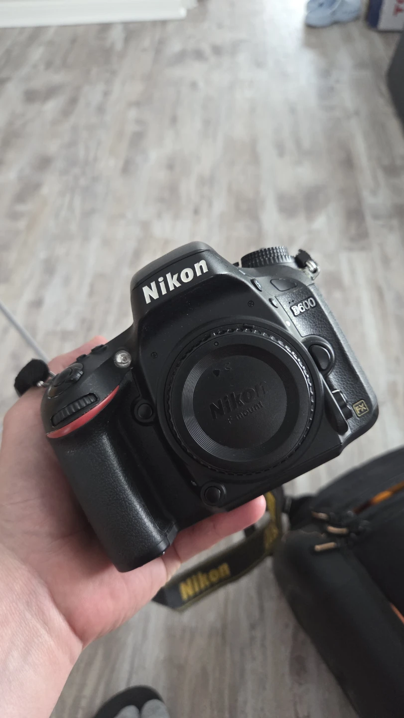 Nikon D600 Digital SLR Camera