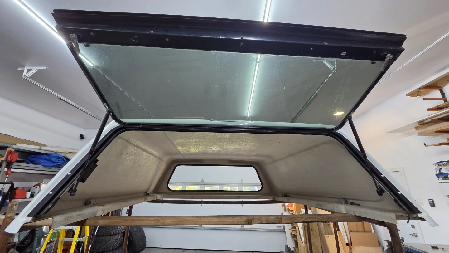 Leer White Truck Cap fits 2019 CMC Sierra 1500