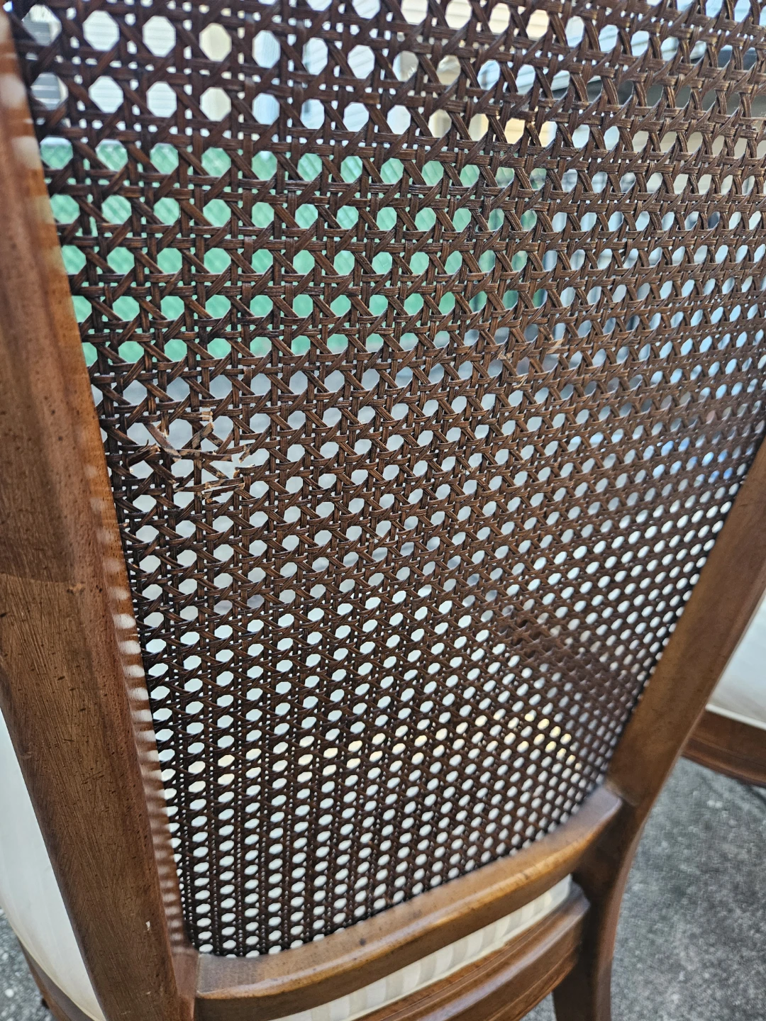6 vintage caneback chairs - photo 4