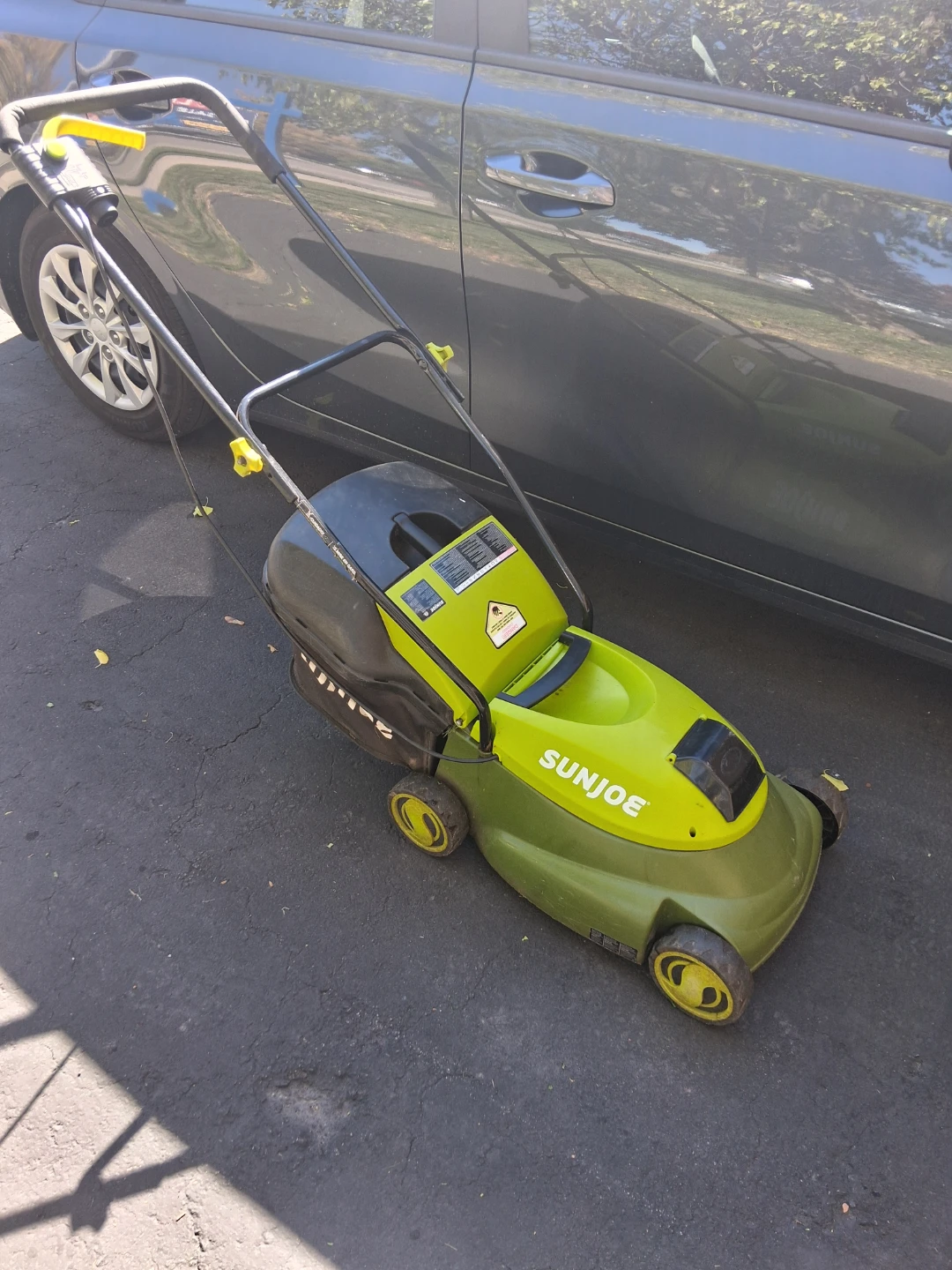 Sun Joe Electric Lawn Mower