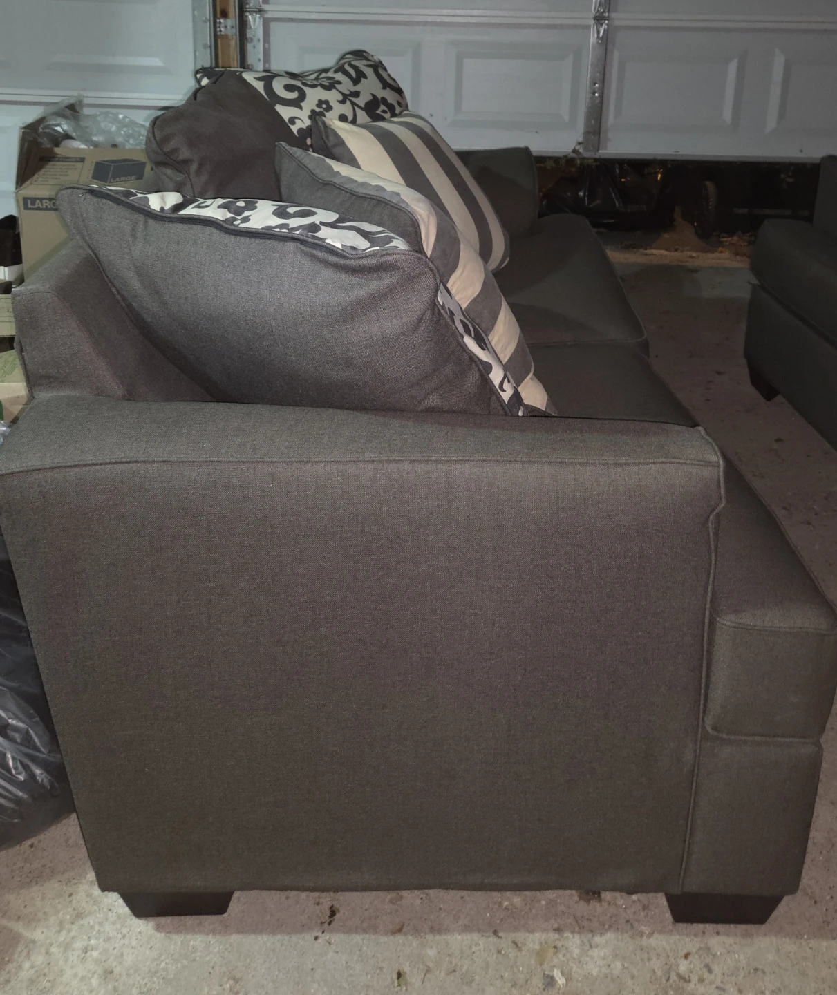 Levon Charcoal Loveseat - photo 5