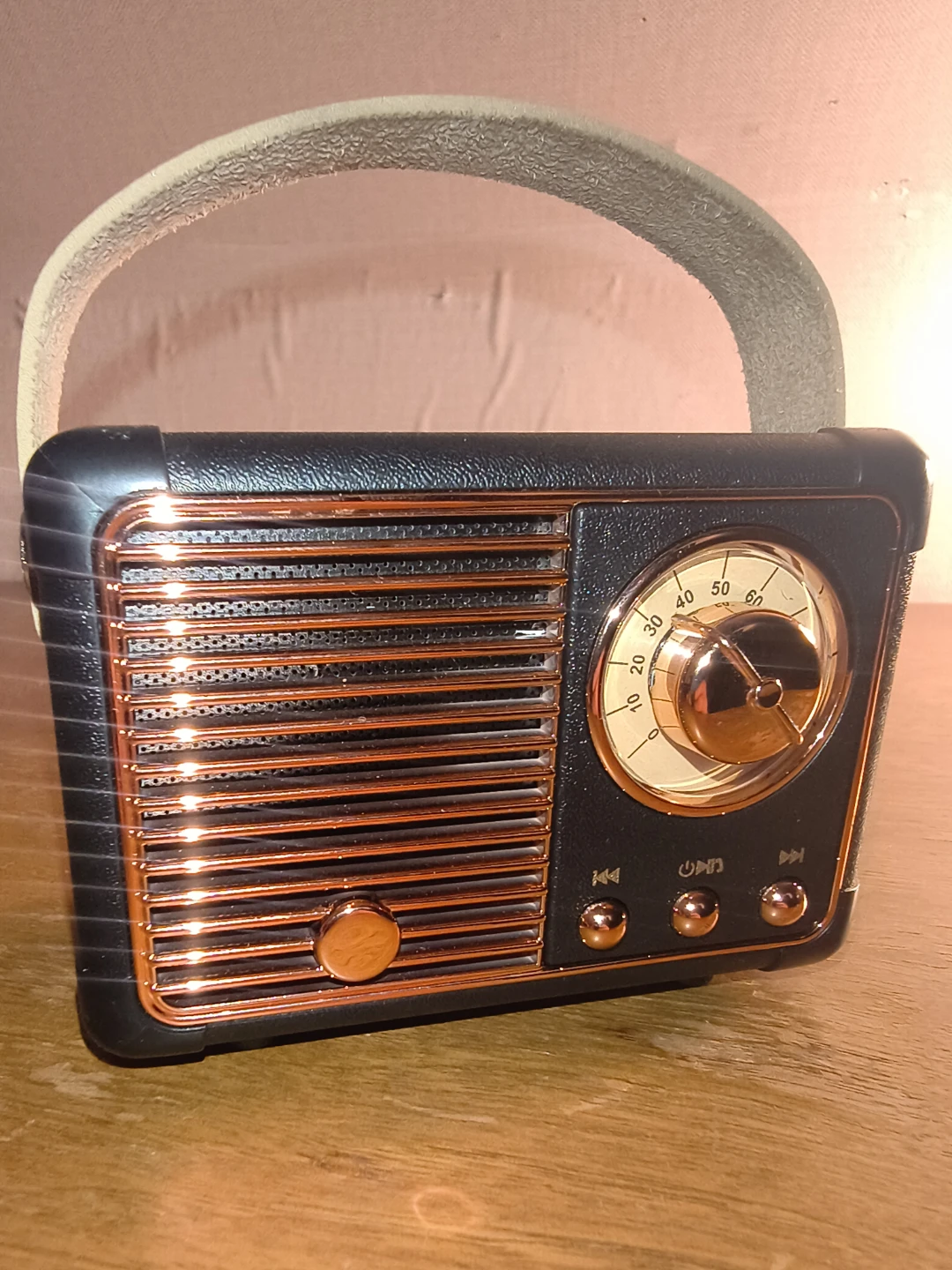 HM11 Retro Bluetooth Speaker