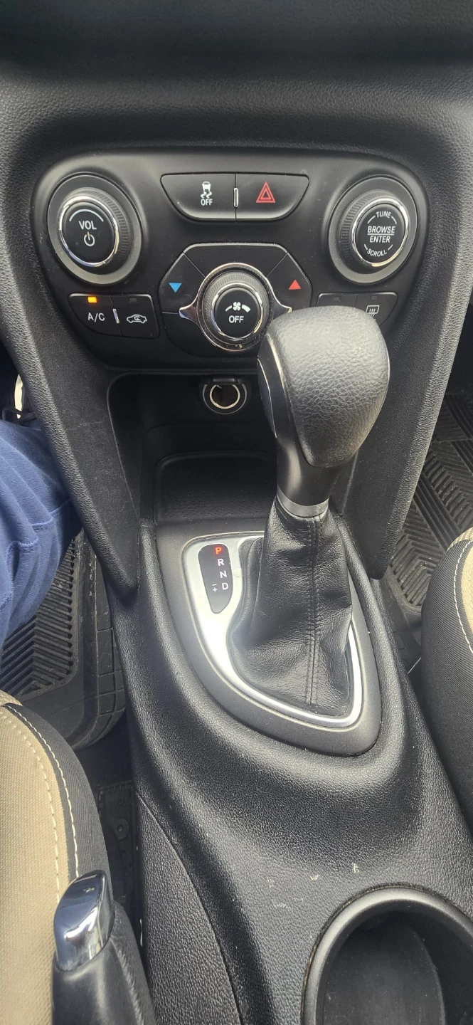 Dodge Dart 2014 56000 miles only - photo 3