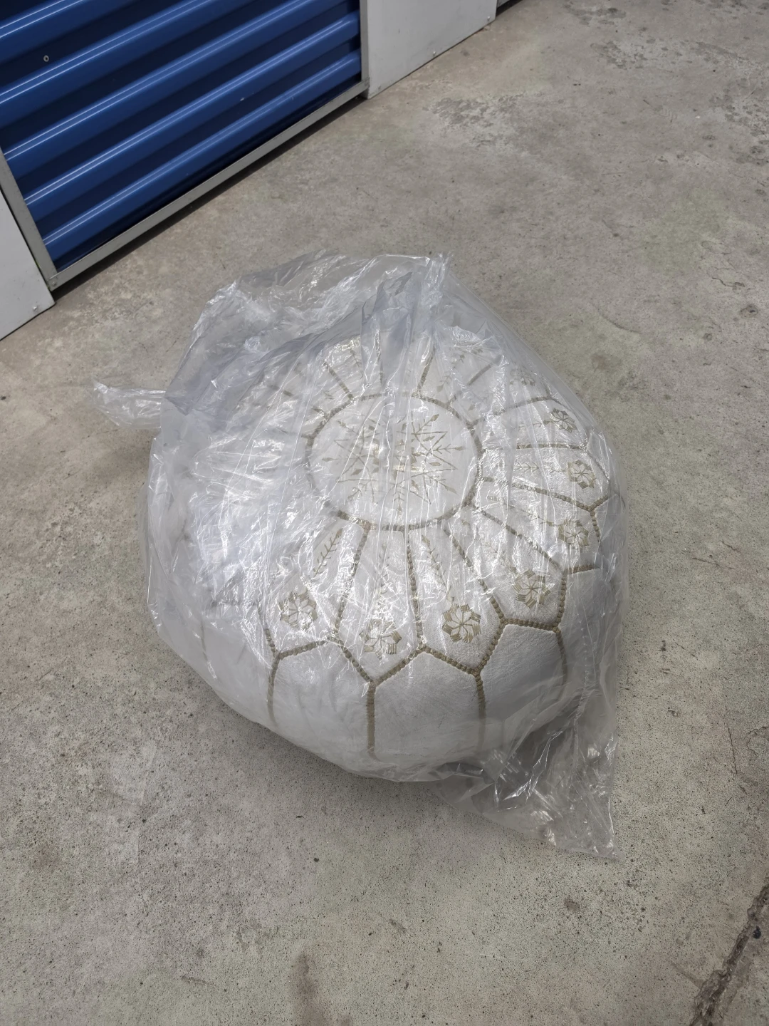 White Moroccan Leather Pouf - photo 3