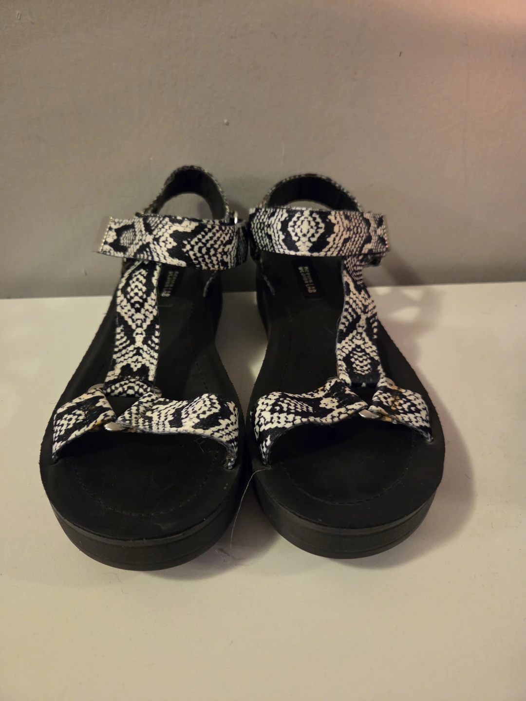 Design Lab Sandals, Women's Size 8