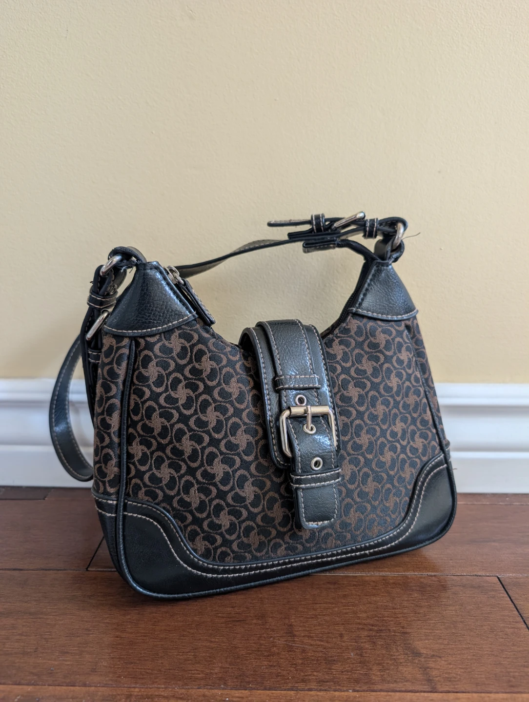 Y2K BUCKLE DETAIL VINTAGE SHOULDER BAG