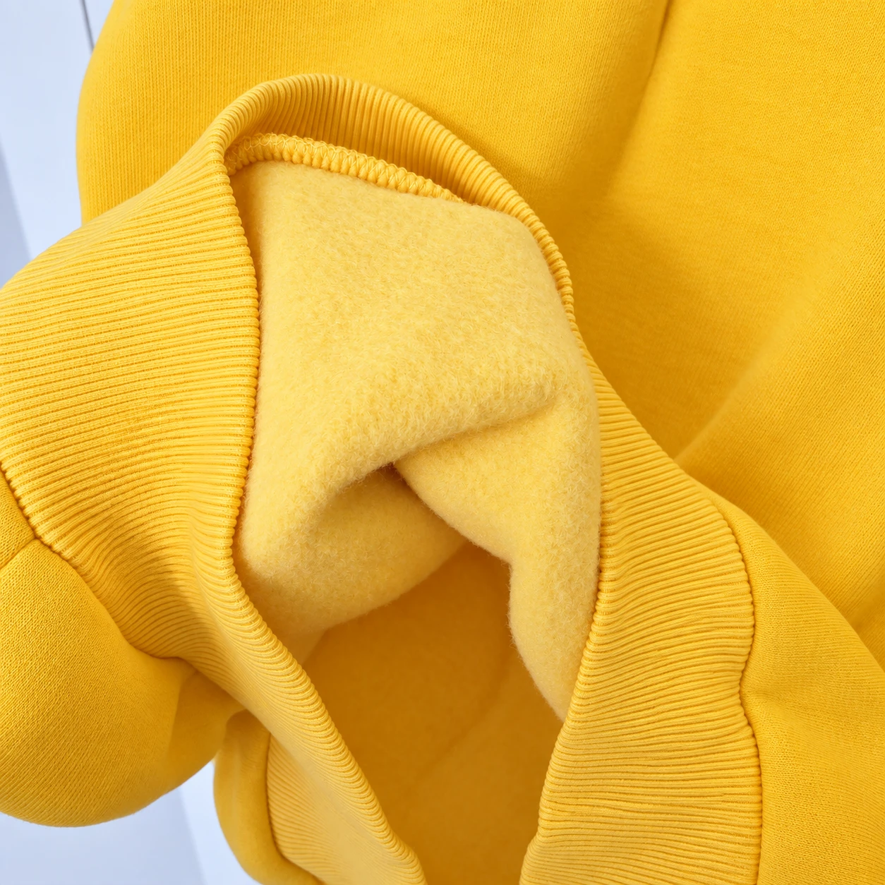 Brand New Oversized Fleece Crewneck Sweatshirt – Size M - photo 2