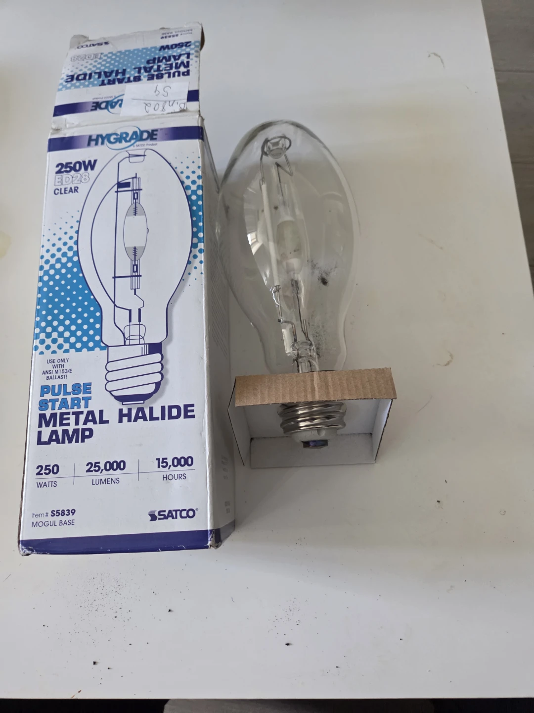 Satco 250W Pulse Start Metal Halide Lamp - photo 5