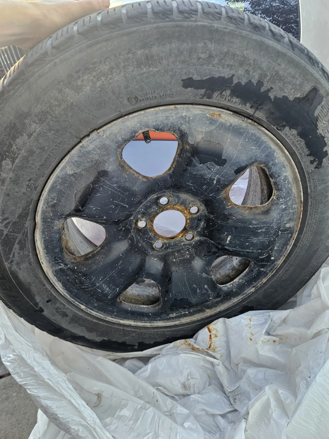 Michelin X-Ice Snow SUV Tire 225/65R17 - photo 2