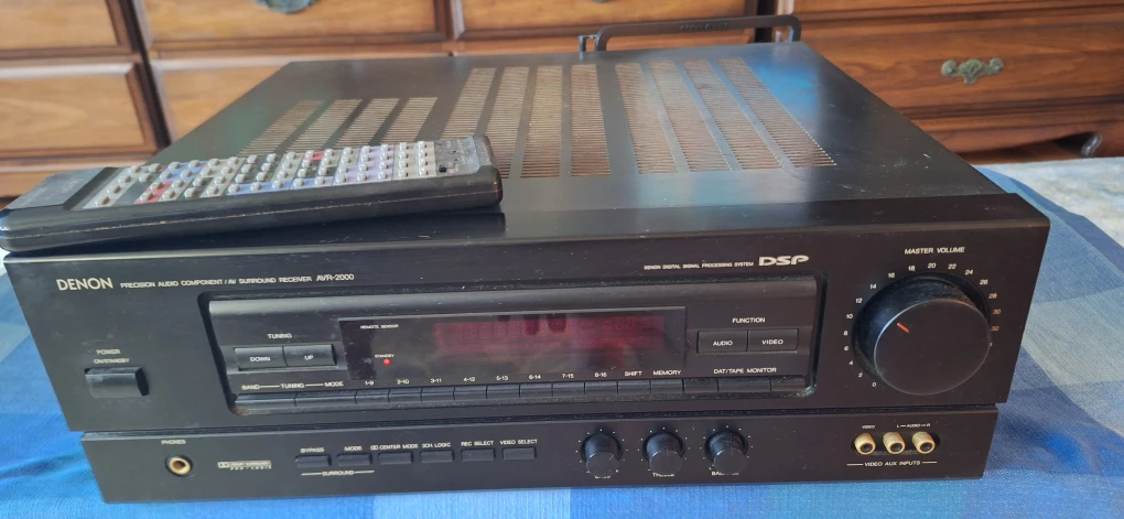 Denon AVR-2000 AV Surround Receiver - photo 2