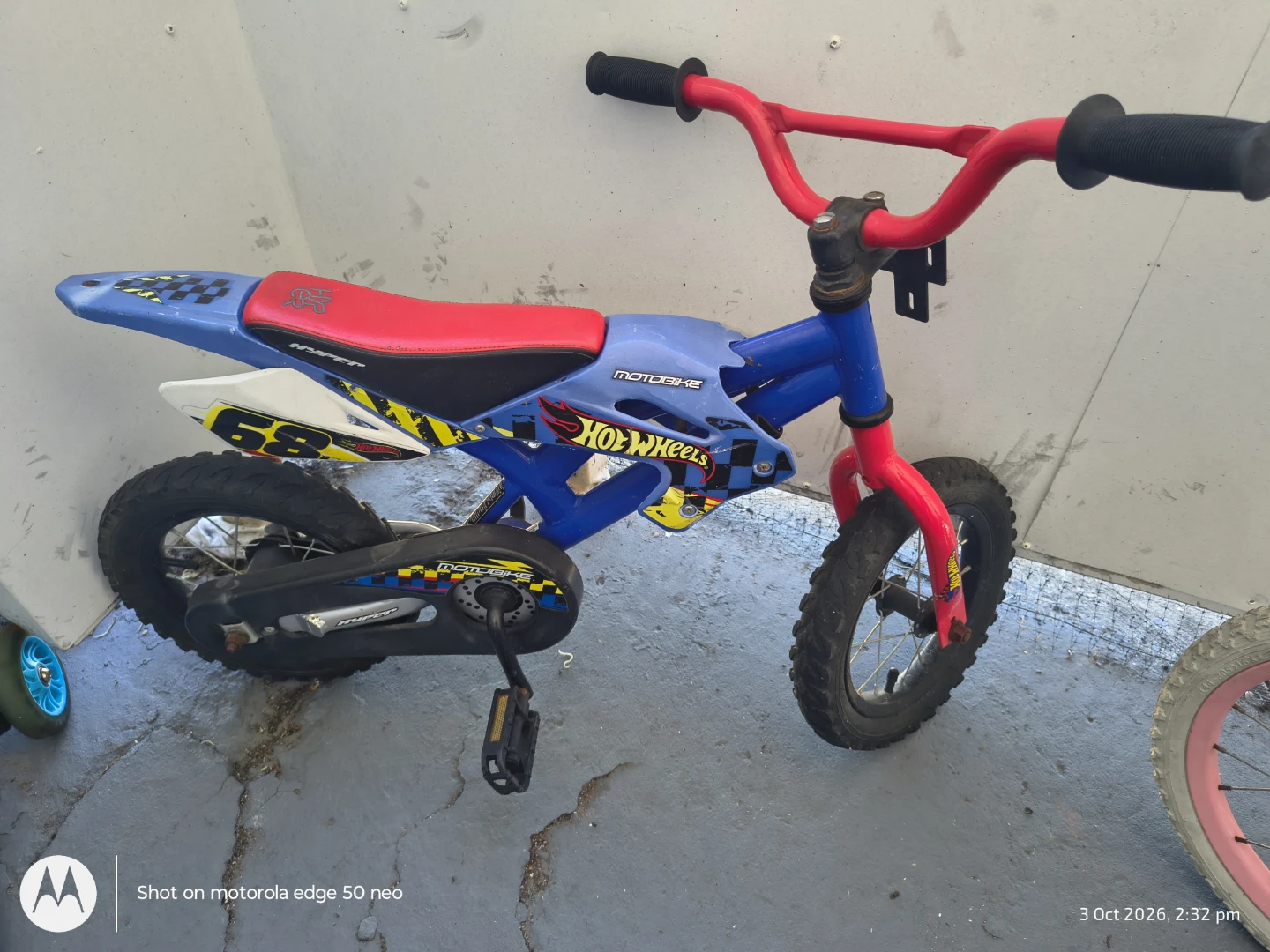 Hyper Hot Wheels Motobike 12-inch Kids Bicycle