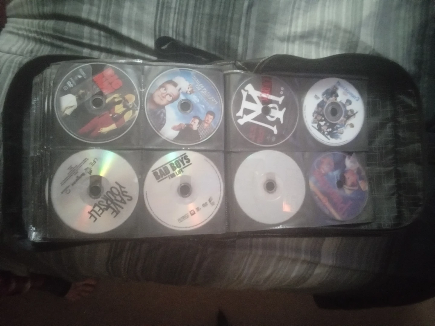 1 BINDER 250 Movies