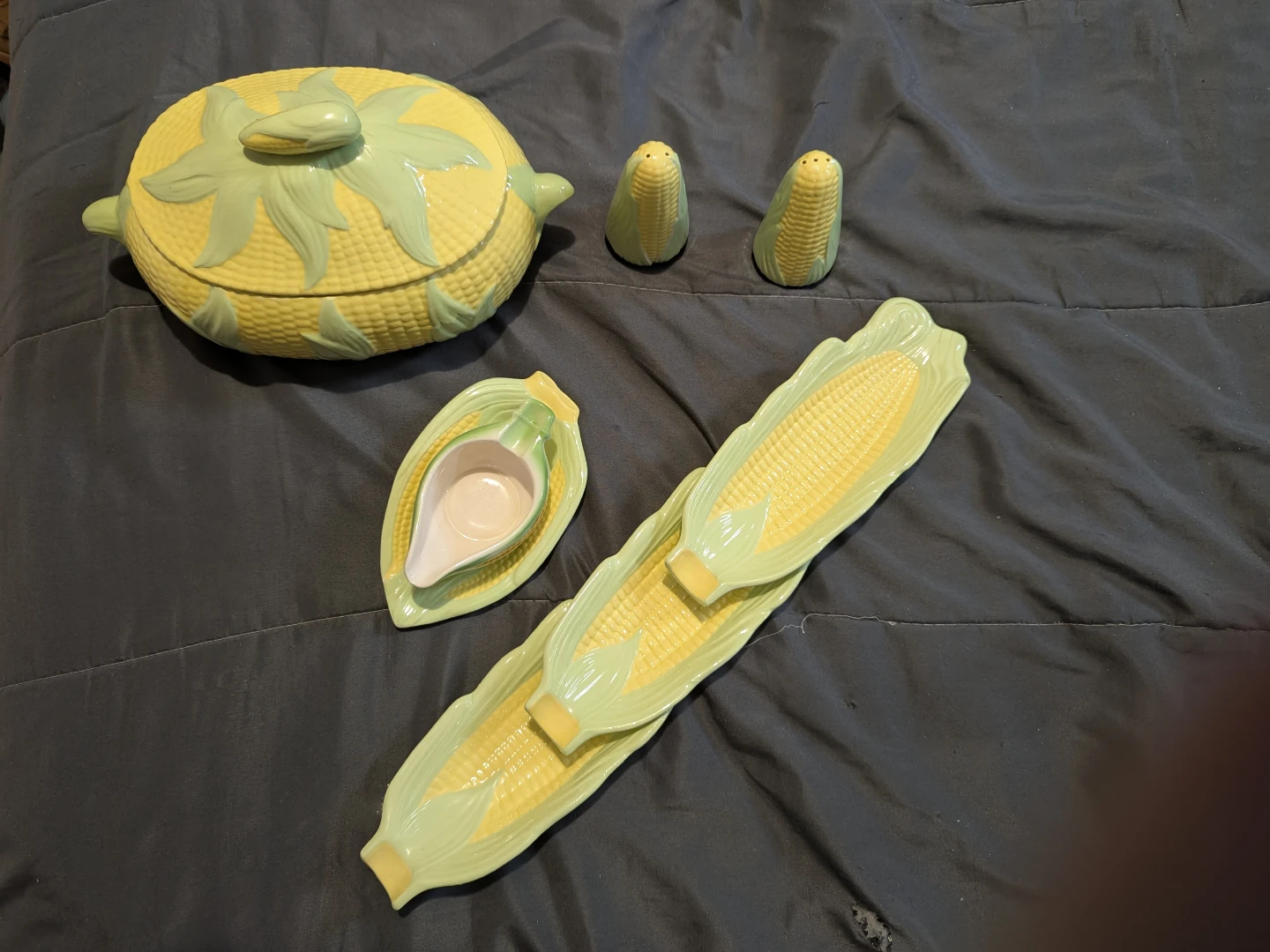 Ceramic Corn-Themed Serving Set