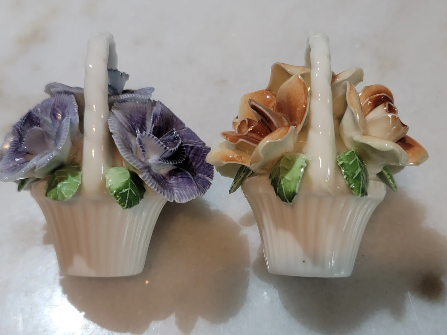 Set of Two Porcelain Floral Baskets - photo 2