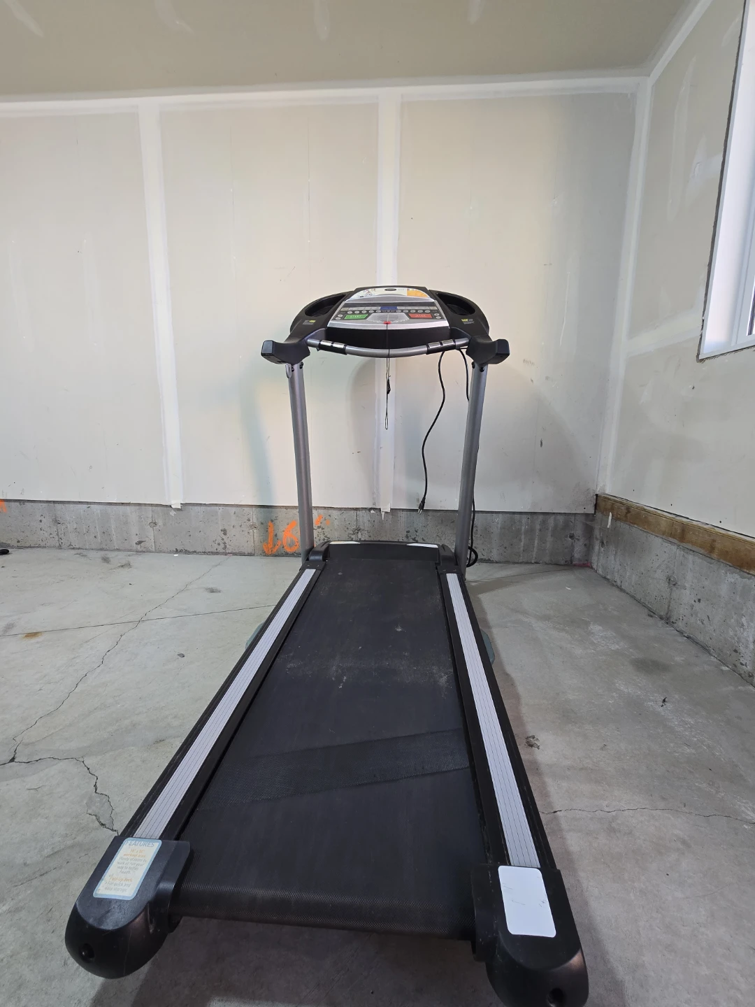 Tempo 620T Treadmill - photo 2