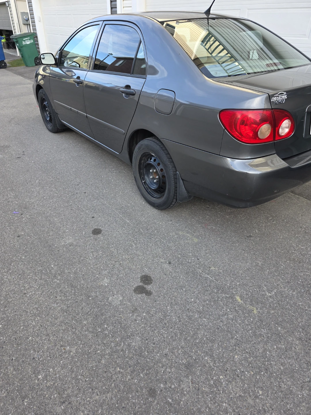Grey Toyota Corolla 2006 - photo 3