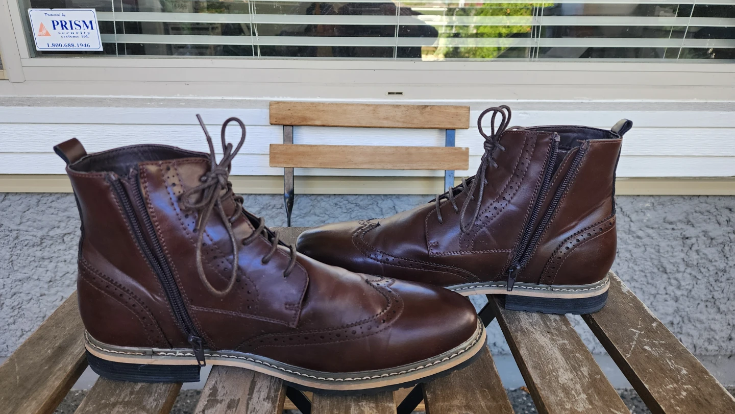 Brown Men's Wingtip Boots Size 10 - photo 2