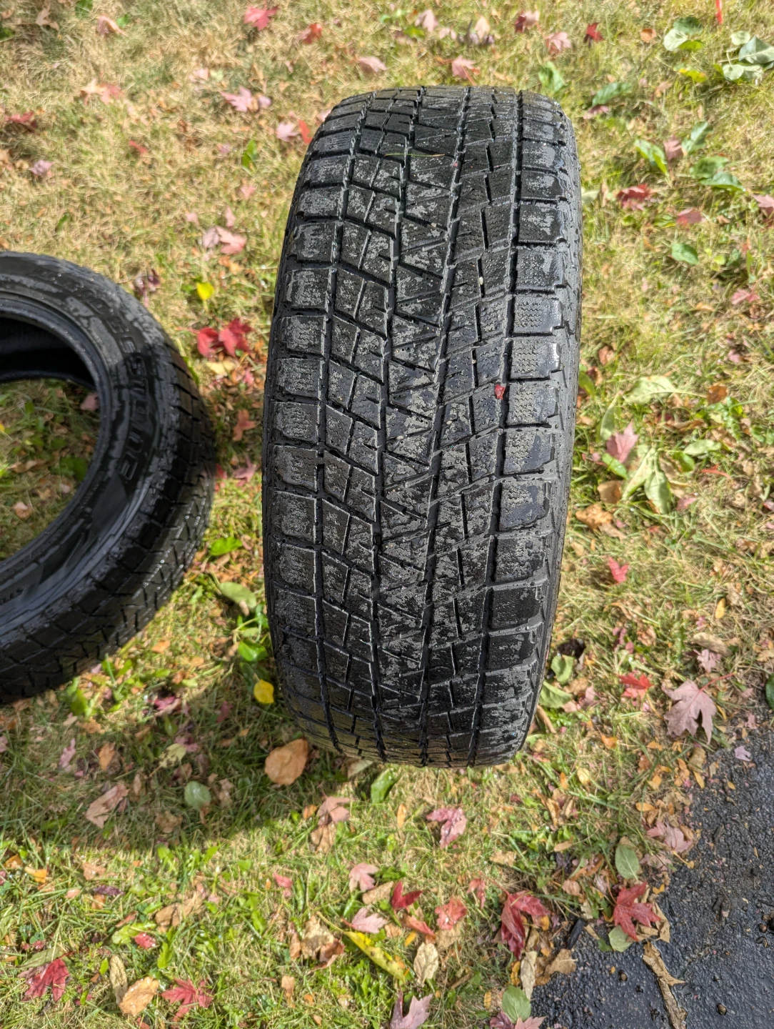 Mint Set of 4 Bridgestone Blizzaks DM-V1 $300 - photo 2