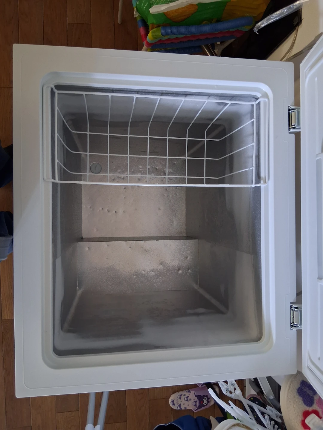 Insignia White Chest Freezer - photo 2