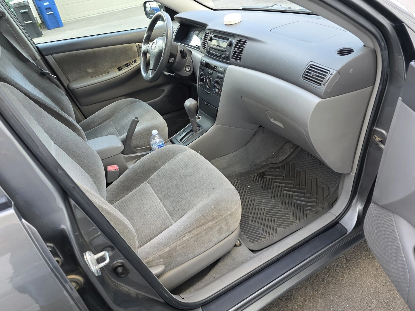 Grey Toyota Corolla 2006 - photo 5