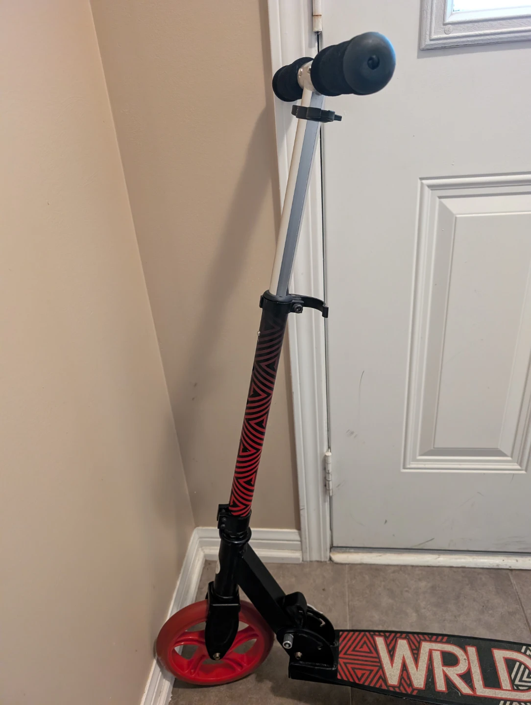 WRLD Kick Folding Scooter with 8inch wheels - photo 4