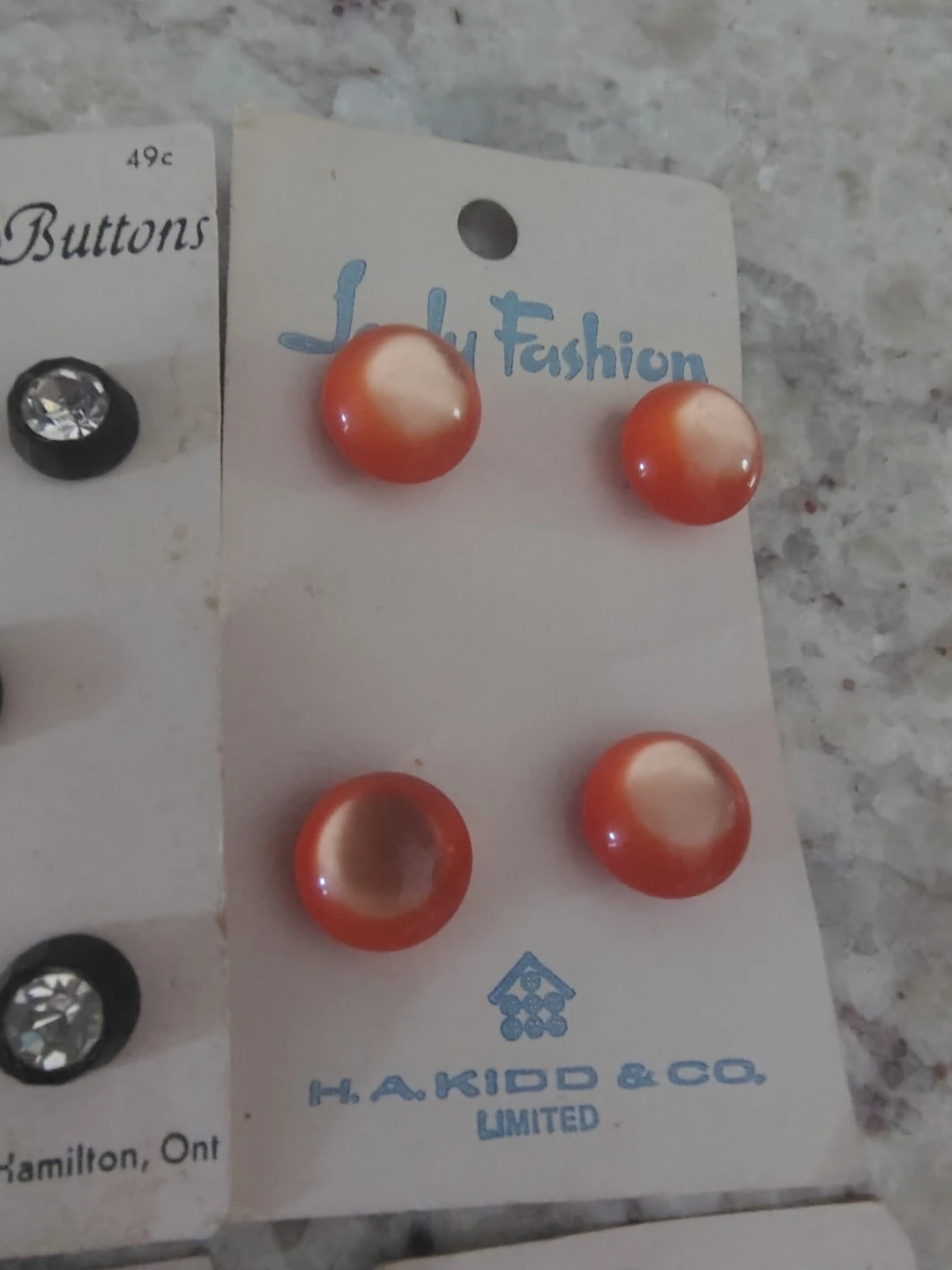 **Vintage Buttons – 23 Buttons on 10 Original Cards** - photo 4