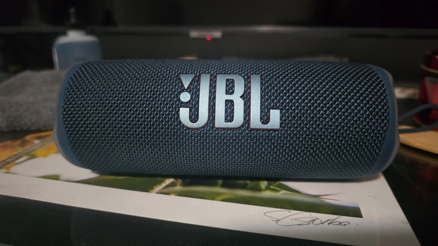 JBL Flip 6 Portable Bluetooth Speaker
