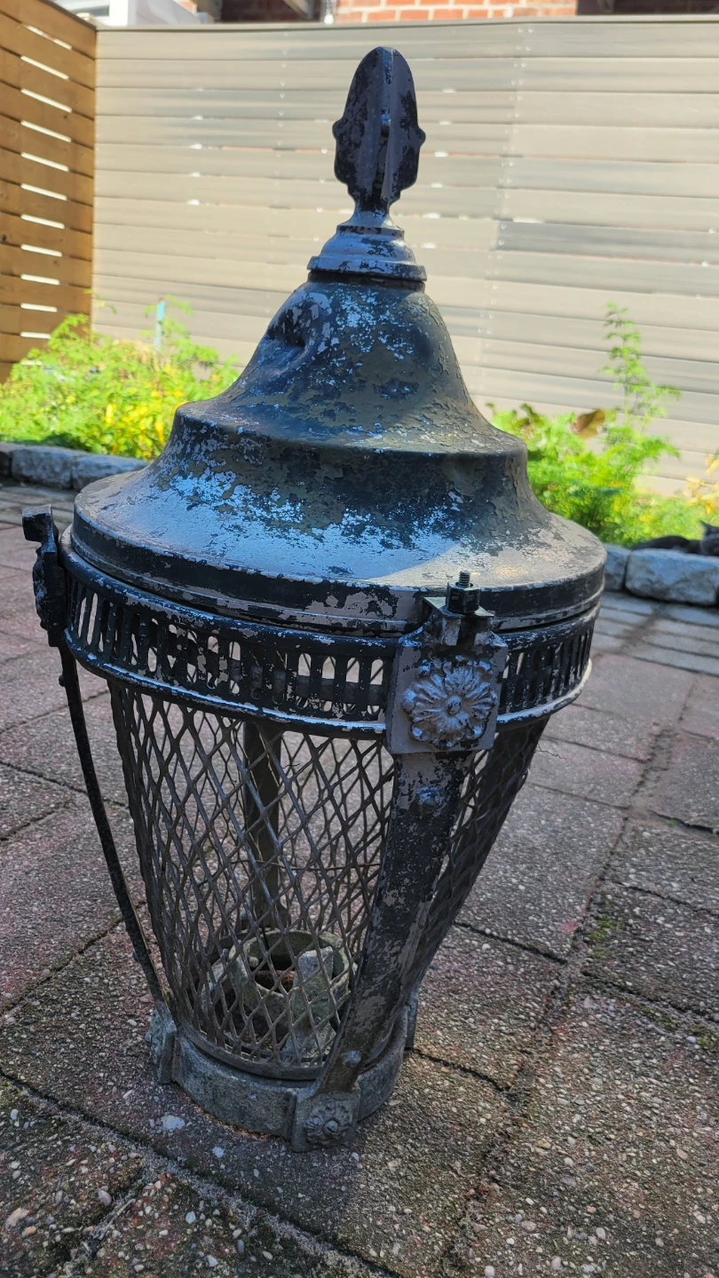 Vintage Metal Outdoor Lamp Fixture - photo 2